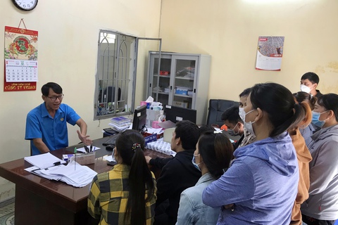 Chủ Hàn Quốc mất tăm, hàng chục công nhân bị nợ lương kêu cứu - Ảnh 1. Chủ Hàn Quốc mất tăm, hàng chục công nhân bị nợ lương kêu cứu - Ảnh 1.