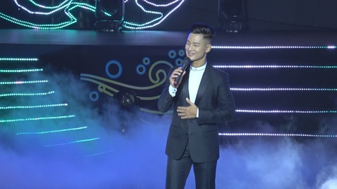 Quang Dũng, Đức Tuấn, Thanh Hà… hát gây quỹ học bổng cho sinh viên - Ảnh 4. Quang Dũng, Đức Tuấn, Thanh Hà… hát gây quỹ học bổng cho sinh viên - Ảnh 4.