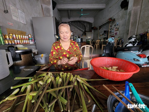 Cuối thu, đầu đông nhớ củ niễng Nam Định - Ảnh 5. Cuối thu, đầu đông nhớ củ niễng Nam Định - Ảnh 5.