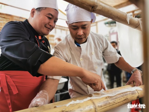 Người con quê phở từ mọi miền hội ngộ về Nam Định, mở hội nấu phở - Ảnh 2. Người con quê phở từ mọi miền hội ngộ về Nam Định, mở hội nấu phở - Ảnh 2.
