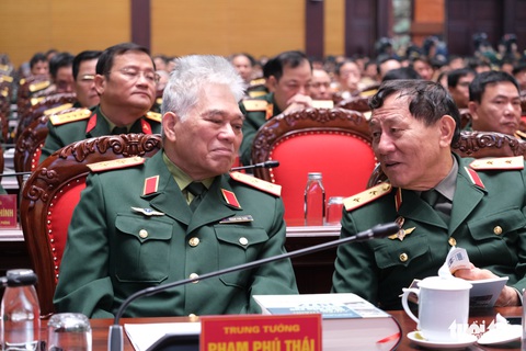 Sức mạnh phòng không ba thứ quân đập tan pháo đài bay B52 - Ảnh 6. Sức mạnh phòng không ba thứ quân đập tan pháo đài bay B52 - Ảnh 6.