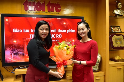 Giao lưu với đoàn phim Tro tàn rực rỡ: Khi yêu một vùng đất, người ta có cảm xúc để gửi vào phim - Ảnh 4. Giao lưu với đoàn phim Tro tàn rực rỡ: Khi yêu một vùng đất, người ta có cảm xúc để gửi vào phim - Ảnh 4.
