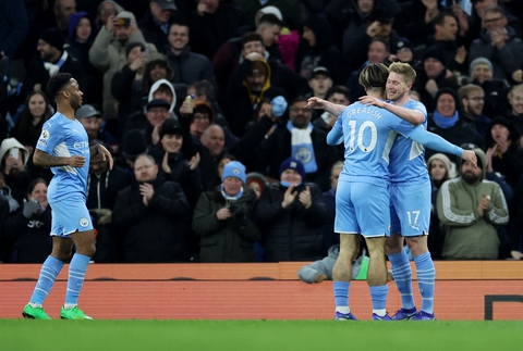 Thắng dễ Brentford, Man City bỏ xa Liverpool 12 điểm - Ảnh 2. Thắng dễ Brentford, Man City bỏ xa Liverpool 12 điểm - Ảnh 2.