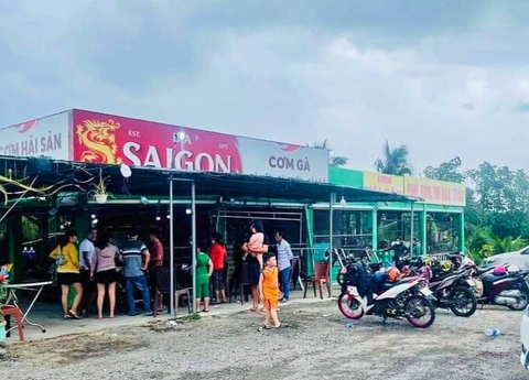 Chủ quán đòi tạt canh lên người khách bị phạt... 750.000 đồng - Ảnh 2. Chủ quán đòi tạt canh lên người khách bị phạt... 750.000 đồng - Ảnh 2.