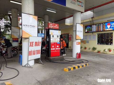 Phó thủ tướng: Tính toán lại công thức giá cơ sở xăng dầu - Ảnh 1. Phó thủ tướng: Tính toán lại công thức giá cơ sở xăng dầu - Ảnh 1.