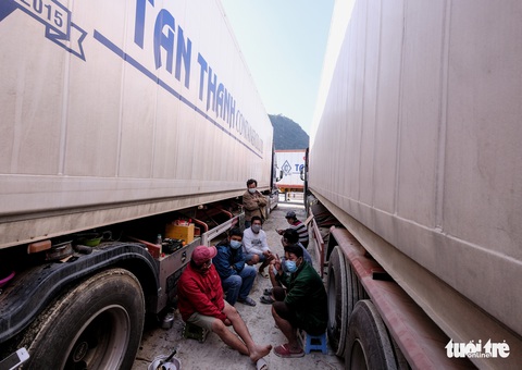 Hơn 1.300 container hoa quả lại nằm chờ ở biên giới, chưa thể xuất sang Trung Quốc - Ảnh 2. Hơn 1.300 container hoa quả lại nằm chờ ở biên giới, chưa thể xuất sang Trung Quốc - Ảnh 2.
