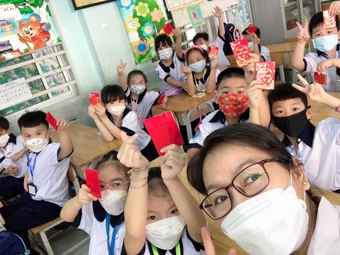 TP.HCM: Nhiều trường tiểu học cho học sinh đến trường rèn luyện kỹ năng phòng chống dịch - Ảnh 2. TP.HCM: Nhiều trường tiểu học cho học sinh đến trường rèn luyện kỹ năng phòng chống dịch - Ảnh 2.