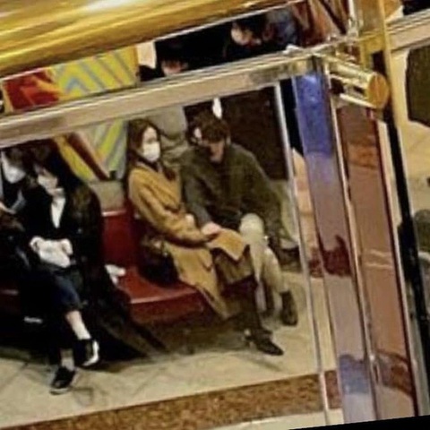 Thông báo kết hôn của Hyun Bin và Son Ye Jin: Cuộc đời của họ không khác gì phim họ đóng - Ảnh 4. Thông báo kết hôn của Hyun Bin và Son Ye Jin: Cuộc đời của họ không khác gì phim họ đóng - Ảnh 4.