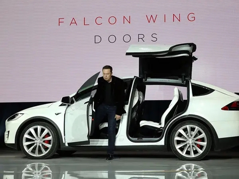 Elon Musk thừa nhận từng có quyết định rất ‘ngốc’ - Ảnh 2. Elon Musk thừa nhận từng có quyết định rất ‘ngốc’ - Ảnh 2.