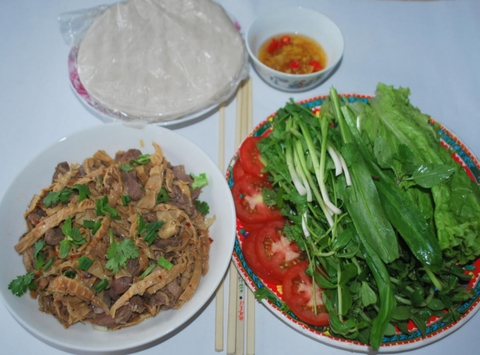 Nỗi niềm bánh tráng cuốn măng - Ảnh 2. Nỗi niềm bánh tráng cuốn măng - Ảnh 2.