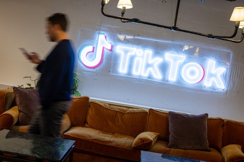 TikTok đang trở thành thế lực trong ngành âm nhạc thế nào? - Ảnh 2. TikTok đang trở thành thế lực trong ngành âm nhạc thế nào? - Ảnh 2.