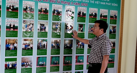 Bờ vai của trẻ mồ côi - Ảnh 1. Bờ vai của trẻ mồ côi - Ảnh 1.