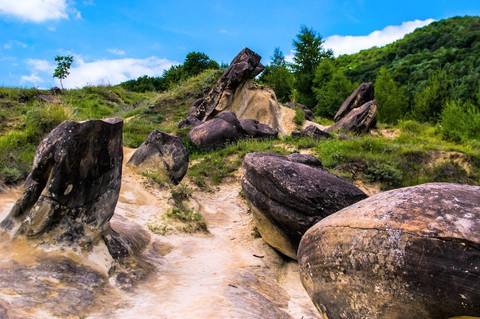 Kỳ thú những tảng đá ‘sống’ có thể lớn lên, sinh sôi và di chuyển - Ảnh 3. Kỳ thú những tảng đá ‘sống’ có thể lớn lên, sinh sôi và di chuyển - Ảnh 3.