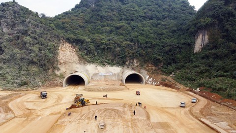 Dự án cao tốc Bắc - Nam phía Đông giai đoạn 2021 - 2025: Vì sao chỉ định thầu? - Ảnh 1. Dự án cao tốc Bắc - Nam phía Đông giai đoạn 2021 - 2025: Vì sao chỉ định thầu? - Ảnh 1.