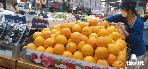 Giá hoa hồng tăng 4-7 lần, khu vui chơi tăng giờ mở cửa dịp Lễ tình nhân - Ảnh 4. Giá hoa hồng tăng 4-7 lần, khu vui chơi tăng giờ mở cửa dịp Lễ tình nhân - Ảnh 4.