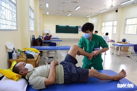 Khám hậu COVID-19: Nơi 2,1 triệu/gói, nơi 2,4 - 6,4 triệu đồng/gói - Ảnh 1. Khám hậu COVID-19: Nơi 2,1 triệu/gói, nơi 2,4 - 6,4 triệu đồng/gói - Ảnh 1.