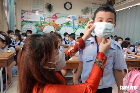 TP.HCM đón học sinh lớp 1 đến trường làm quen trước khi đi học chính thức - Ảnh 3. TP.HCM đón học sinh lớp 1 đến trường làm quen trước khi đi học chính thức - Ảnh 3.