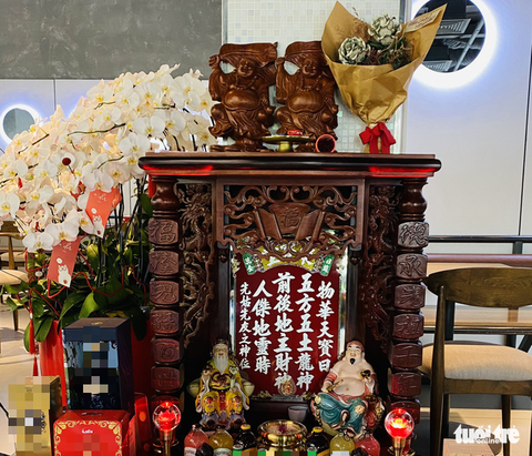 Mùng 10 tháng giêng: Ngày vía Thần Tài hay ngày vía Thần Đất? - Ảnh 1. Mùng 10 tháng giêng: Ngày vía Thần Tài hay ngày vía Thần Đất? - Ảnh 1.