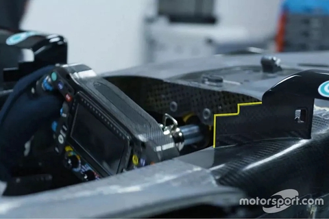 Vì sao xe đua F1 Mercedes có kính chắn gió hình răng cưa? - Ảnh 2. Vì sao xe đua F1 Mercedes có kính chắn gió hình răng cưa? - Ảnh 2.