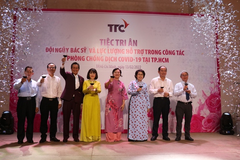 TP.HCM: Tri ân đội ngũ y tế và lực lượng hỗ trợ chống dịch - Ảnh 1. TP.HCM: Tri ân đội ngũ y tế và lực lượng hỗ trợ chống dịch - Ảnh 1.