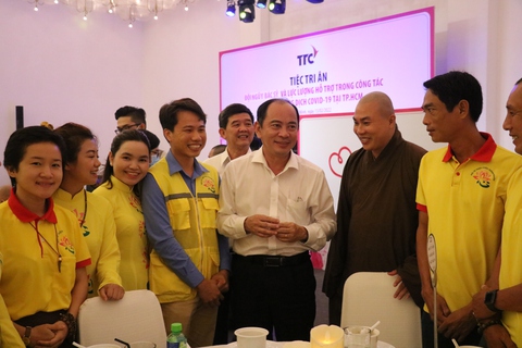 TP.HCM: Tri ân đội ngũ y tế và lực lượng hỗ trợ chống dịch - Ảnh 2. TP.HCM: Tri ân đội ngũ y tế và lực lượng hỗ trợ chống dịch - Ảnh 2.
