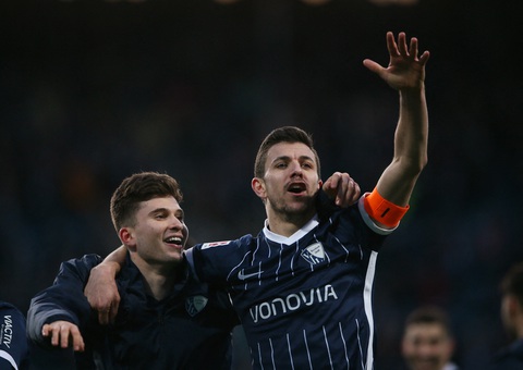 Bayern Munich bất ngờ bị tân binh Bochum hạ gục 4-2 - Ảnh 1. Bayern Munich bất ngờ bị tân binh Bochum hạ gục 4-2 - Ảnh 1.