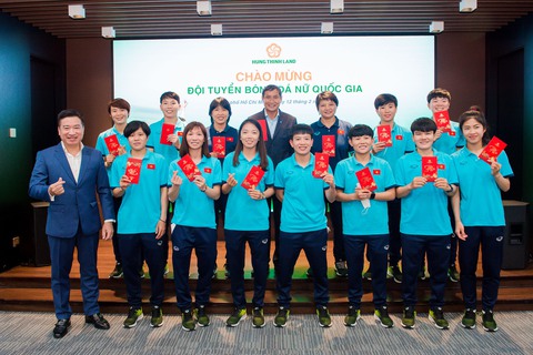 Hưng Thịnh Land trao thưởng 2 tỷ đồng cho đội tuyển bóng đá nữ quốc gia Việt Nam - Ảnh 3. Hưng Thịnh Land trao thưởng 2 tỷ đồng cho đội tuyển bóng đá nữ quốc gia Việt Nam - Ảnh 3.