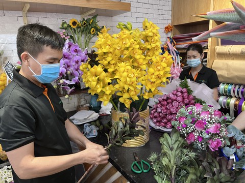 Hoa hồng đắt hàng mùa lễ Tình nhân - Ảnh 1. Hoa hồng đắt hàng mùa lễ Tình nhân - Ảnh 1.
