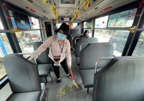 TP.HCM tăng chuyến buýt, mở lại tuyến đang tạm ngừng - Ảnh 1. TP.HCM tăng chuyến buýt, mở lại tuyến đang tạm ngừng - Ảnh 1.