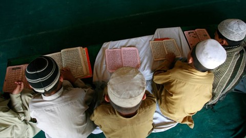 Một người Pakistan bị ném đá chết vì đốt kinh Qu’ran - Ảnh 1. Một người Pakistan bị ném đá chết vì đốt kinh Qu’ran - Ảnh 1.