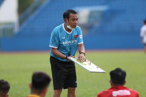 HLV Đinh Thế Nam: U23 Việt Nam phấn đấu có được thành tích cao - Ảnh 1. HLV Đinh Thế Nam: U23 Việt Nam phấn đấu có được thành tích cao - Ảnh 1.