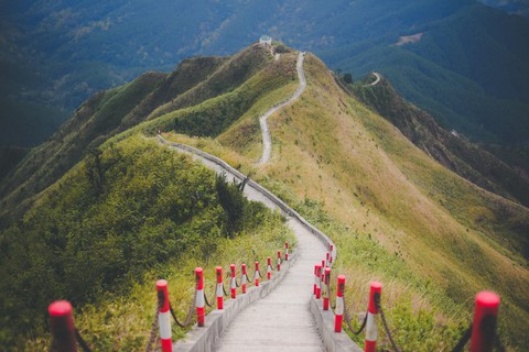Bình Liêu hùng vĩ, rực rỡ lá đỏ đầu xuân - Ảnh 6. Bình Liêu hùng vĩ, rực rỡ lá đỏ đầu xuân - Ảnh 6.