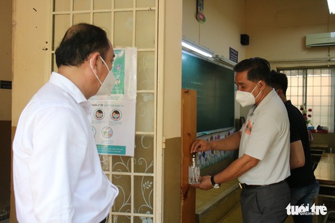 Sở Y tế ‘sát cánh’ hỗ trợ các trường giai đoạn khởi đầu học trực tiếp - Ảnh 6. Sở Y tế ‘sát cánh’ hỗ trợ các trường giai đoạn khởi đầu học trực tiếp - Ảnh 6.