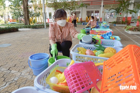 Hơn 1 triệu trẻ mầm non, tiểu học ở TP.HCM trở lại trường: Học sinh hào hứng, phụ huynh an tâm - Ảnh 4. Hơn 1 triệu trẻ mầm non, tiểu học ở TP.HCM trở lại trường: Học sinh hào hứng, phụ huynh an tâm - Ảnh 4.