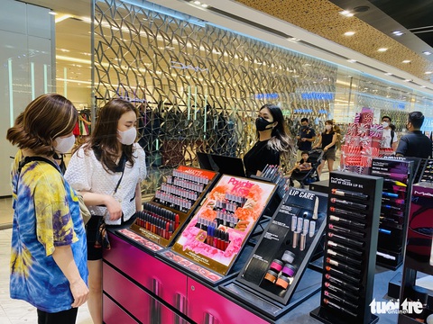 Nhộp nhịp khách mua quà Valentine có giá dưới 500.000 đồng - Ảnh 5. Nhộp nhịp khách mua quà Valentine có giá dưới 500.000 đồng - Ảnh 5.