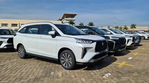 Lô Toyota Veloz Cross đầu tiên về Việt Nam: Xe gầm cao thay Innova và Rush cạnh tranh Xpander - Ảnh 2. Lô Toyota Veloz Cross đầu tiên về Việt Nam: Xe gầm cao thay Innova và Rush cạnh tranh Xpander - Ảnh 2.