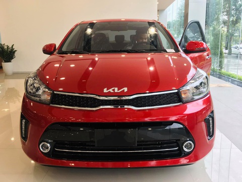 Chủ xe Kia Cerato, Soluto tốn tiền triệu sơn lại xe để nâng cấp logo mới cho hợp thời - Ảnh 3. Chủ xe Kia Cerato, Soluto tốn tiền triệu sơn lại xe để nâng cấp logo mới cho hợp thời - Ảnh 3.