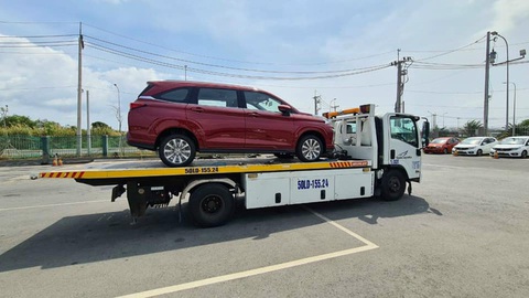 Lô Toyota Veloz Cross đầu tiên về Việt Nam: Xe gầm cao thay Innova và Rush cạnh tranh Xpander - Ảnh 12. Lô Toyota Veloz Cross đầu tiên về Việt Nam: Xe gầm cao thay Innova và Rush cạnh tranh Xpander - Ảnh 12.