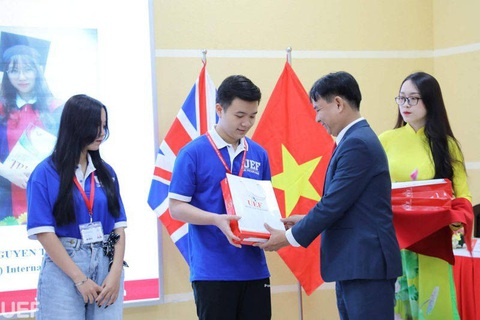 Xét tuyển học bạ sớm được nhiều lợi thế khác nhau - Ảnh 4. Xét tuyển học bạ sớm được nhiều lợi thế khác nhau - Ảnh 4.