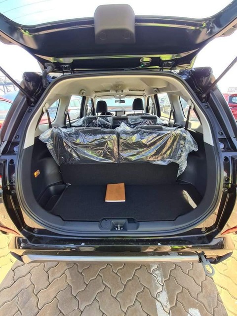 Lô Toyota Veloz Cross đầu tiên về Việt Nam: Xe gầm cao thay Innova và Rush cạnh tranh Xpander - Ảnh 7. Lô Toyota Veloz Cross đầu tiên về Việt Nam: Xe gầm cao thay Innova và Rush cạnh tranh Xpander - Ảnh 7.