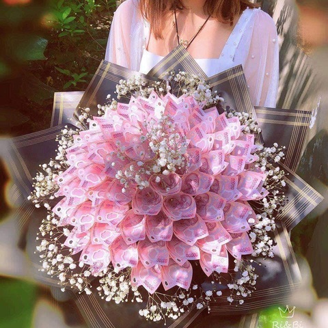 Hoa độc lạ dịp Valentine: Từ vài triệu đến hàng chục triệu đồng - Ảnh 9. Hoa độc lạ dịp Valentine: Từ vài triệu đến hàng chục triệu đồng - Ảnh 9.
