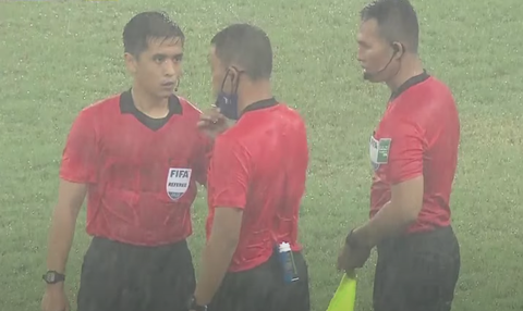 U23 Campuchia đại thắng U23 Brunei trong trận đấu bị hoãn gần 45 phút vì mưa - Ảnh 2. U23 Campuchia đại thắng U23 Brunei trong trận đấu bị hoãn gần 45 phút vì mưa - Ảnh 2.