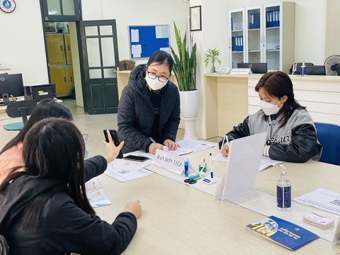 Sinh viên Hà Nội trở lại giảng đường: Có người thấy không vui bằng học online - Ảnh 2. Sinh viên Hà Nội trở lại giảng đường: Có người thấy không vui bằng học online - Ảnh 2.