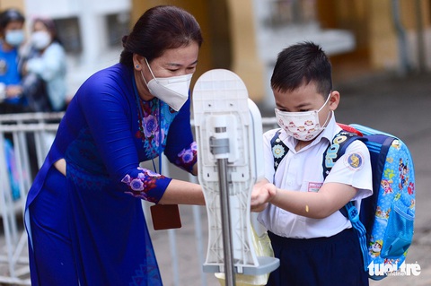 Sáng nay 14-2, hơn 1 triệu học sinh mầm non, tiểu học TP.HCM trở lại trường - Ảnh 9. Sáng nay 14-2, hơn 1 triệu học sinh mầm non, tiểu học TP.HCM trở lại trường - Ảnh 9.