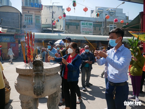 Cúng rằm tháng giêng ở chùa Bà Thiên Hậu Bình Dương quy củ, an toàn - Ảnh 4. Cúng rằm tháng giêng ở chùa Bà Thiên Hậu Bình Dương quy củ, an toàn - Ảnh 4.