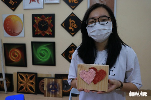 Tranh từ đinh - chỉ làm quà cực lạ cho dịp Valentine - Ảnh 8. Tranh từ đinh - chỉ làm quà cực lạ cho dịp Valentine - Ảnh 8.
