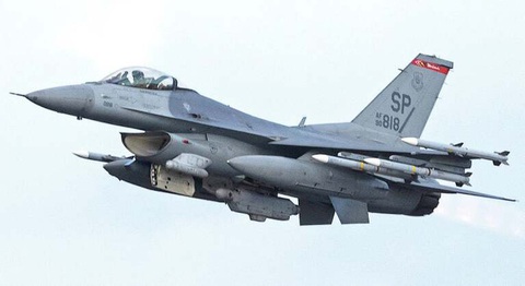Mỹ tăng máy bay gắn tên lửa và pháo đài bay B-52 đến châu Âu - Ảnh 2. Mỹ tăng máy bay gắn tên lửa và pháo đài bay B-52 đến châu Âu - Ảnh 2.