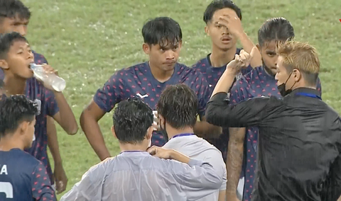 U23 Campuchia đại thắng U23 Brunei trong trận đấu bị hoãn gần 45 phút vì mưa - Ảnh 3. U23 Campuchia đại thắng U23 Brunei trong trận đấu bị hoãn gần 45 phút vì mưa - Ảnh 3.