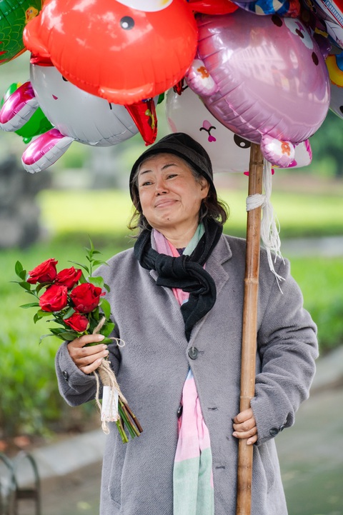 Valentine 2022: Màn tỏ tình bằng 99.999 bông hồng ấn tượng tại Hà Nội - Ảnh 13. Valentine 2022: Màn tỏ tình bằng 99.999 bông hồng ấn tượng tại Hà Nội - Ảnh 13.