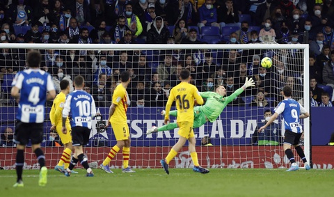 Trận đấu 9 thẻ vàng, 3 thẻ đỏ và Barca thoát chết phút 90+6 - Ảnh 2. Trận đấu 9 thẻ vàng, 3 thẻ đỏ và Barca thoát chết phút 90+6 - Ảnh 2.